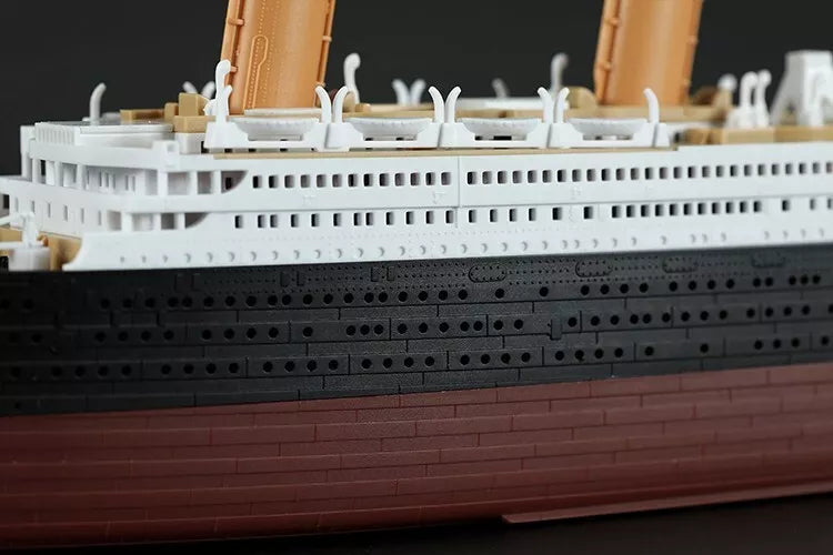 Meng-Model PS-008 RMS Titanic 1:700