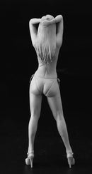 Hasegawa Models 52262 12 Real Figure Collection No.02 Blonde Girl 1:12 Scale Model Kit