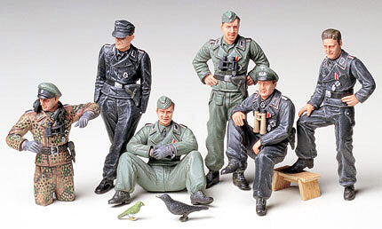 Tamiya 35201 German Tank Crew at Rest 1:35