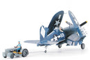 Tamiya 61085 F-4U1D Corsair w/Moto-Tug 1:48