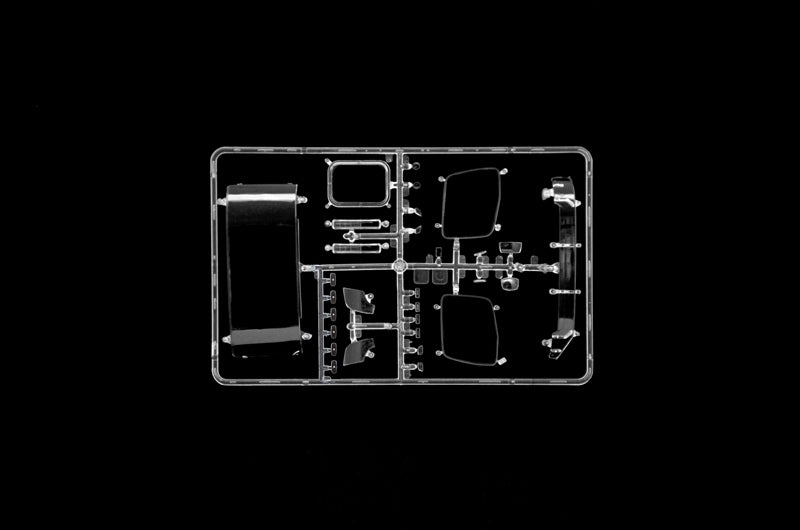 Italeri 3948 MERCEDES-BENZ MP4 BIG SPACE 1:24