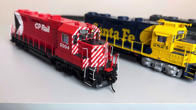 BLI 7538 EMD GP35, CP 5004, Multimark w/ 5" Stripes, Paragon4 Sound/DC/DCC, HO Scale