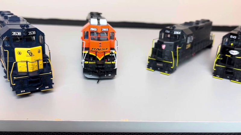 BLI 7532 EMD GP35, BNSF 2903, Swoosh Scheme, Paragon4 Sound/DC/DCC (GP39-3), HO Scale