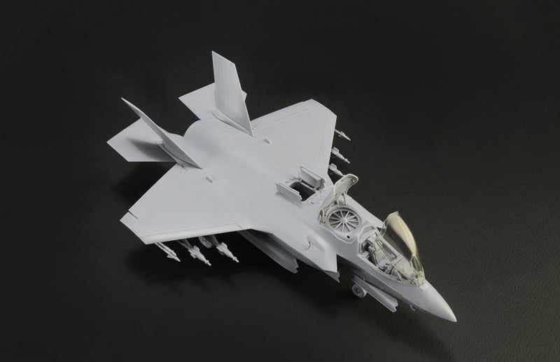 Italeri 1425 - SCALE 1 : 72 F-35 B Lightning II STOVL version