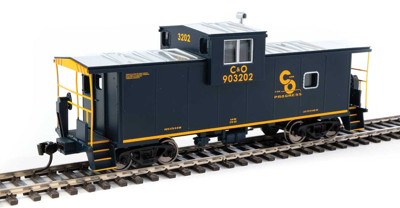 WalthersMainline 910-8711 International Extended Wide-Vision Caboose - Ready to Run -- Chesapeake & Ohio