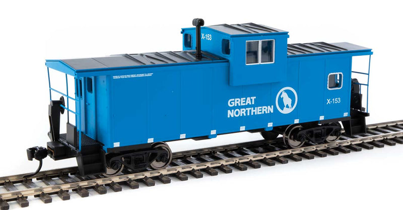 WalthersMainline 910-8716 International Extended Wide-Vision Caboose - Ready to Run -- Great Northern X-153, HO