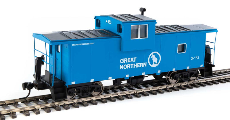 WalthersMainline 910-8716 International Extended Wide-Vision Caboose - Ready to Run -- Great Northern X-153, HO