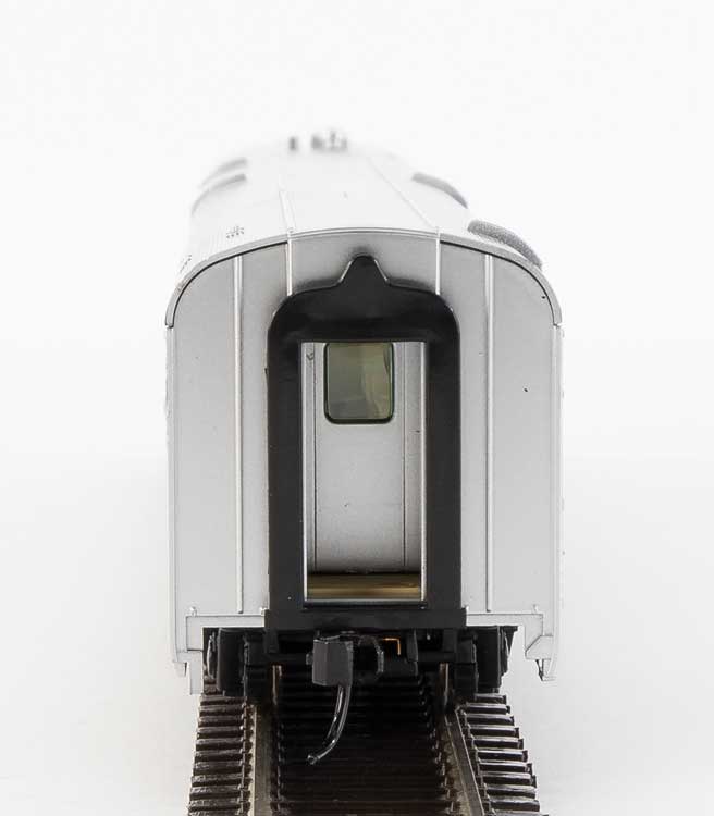 Walthers Mainline 910-30166 85' Budd Diner - Ready to Run -- Amtrak(R) Phase I, HO