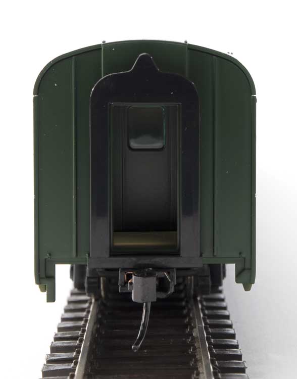 Walthers Mainline 910-30210 85' Budd Small-Window Coach - Ready to Run -- Northern Pacific, HO