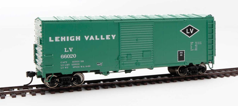 WalthersMainline 910-45012 40' ACF Modernized Welded Boxcar w/8' Youngstown Door - Ready to Run -- Lehigh Valley