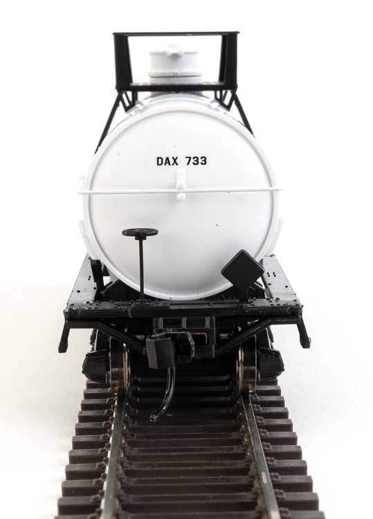 WalthersMainline 910-48004 36' Chemical Tank Car - Ready to Run -- Diamond Shamrock DAX