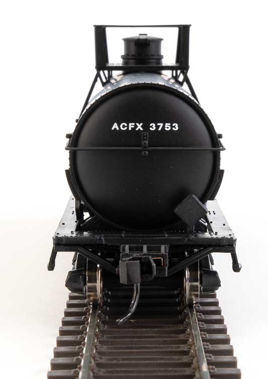 WalthersMainline 910-48013 36' Chemical Tank Car - Ready to Run -- Olin Chemical ACFX