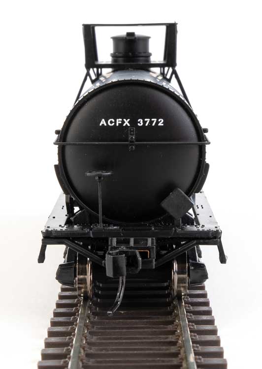 WalthersMainline 910-48015 36' Chemical Tank Car - Ready to Run -- Olin Chemical ACFX