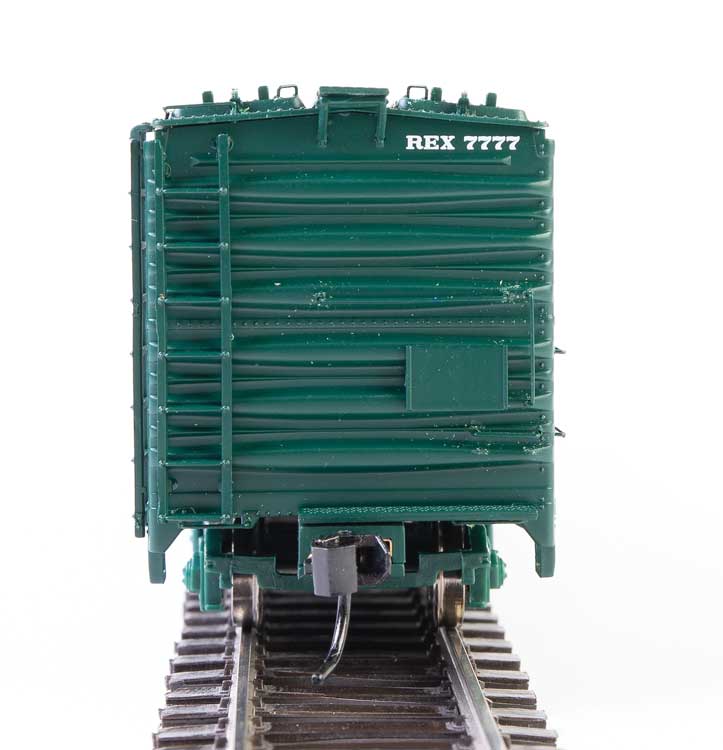 Walthers 920-17317 50' REA Riveted Steel Express Reefer -- Railway Express Agency