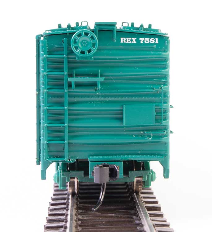 Walthers 920-17323 50' REA Riveted Steel Express Reefer -- Railway Express Agency