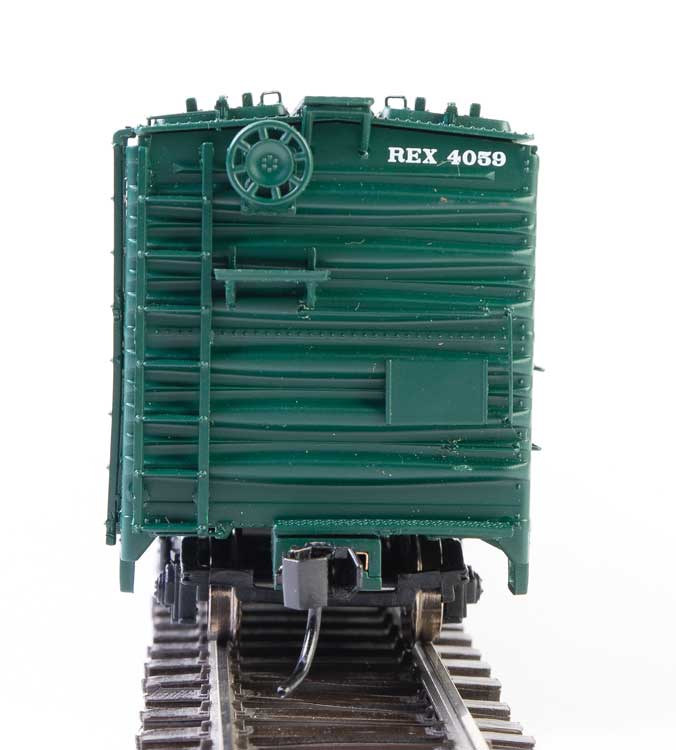 Walthers 920-17327 50' REA Riveted Steel Express Reefer -- Santa Fe