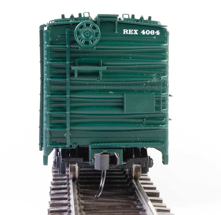 Walthers 920-17328 50' REA Riveted Steel Express Reefer -- Santa Fe