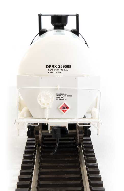 Walthers 920-100738 55' Trinity Modified 30,145-Gallon Tank Car - Ready to Run -- PBF Holding Co. DPRX