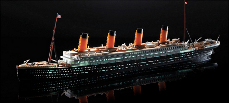 Academy Models 14220 RMS TITANIC W/led 1:700