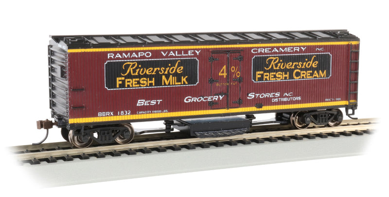 Bachmann 16333 Ramapo Valley - Track Cleaning 40' Wood-Side Reefer, HO Scale
