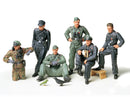 Tamiya 35201 GERMAN TANK CREW AT REST, 1:35 Scale