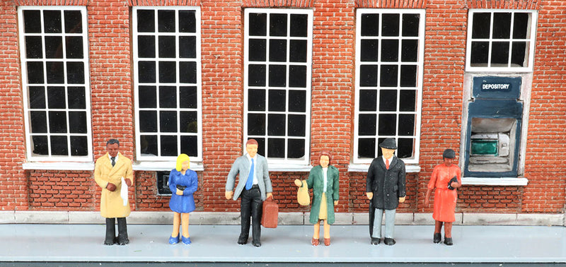 Bachmann 33120 Standing Office Workers - HO Scale