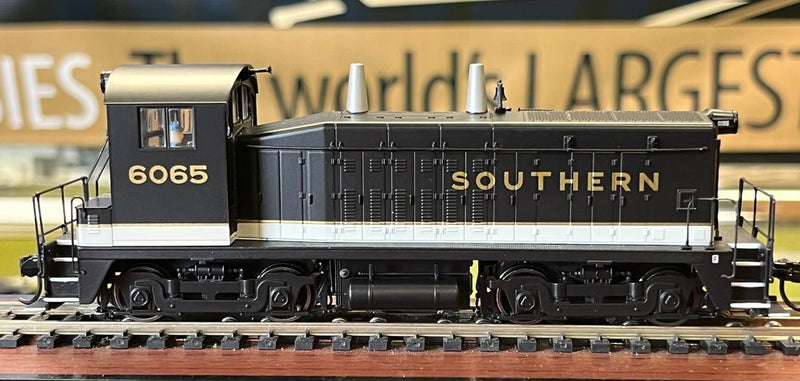 WalthersMainline 910-20677 EMD SW7 - ESU Sound & DCC -- Southern Railway