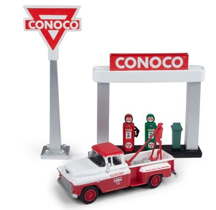 CMW 40009 1955 Chevy Tow Truck with Station Sign, Gas Pump Island - Assembled -- Conoco (red, white), HO