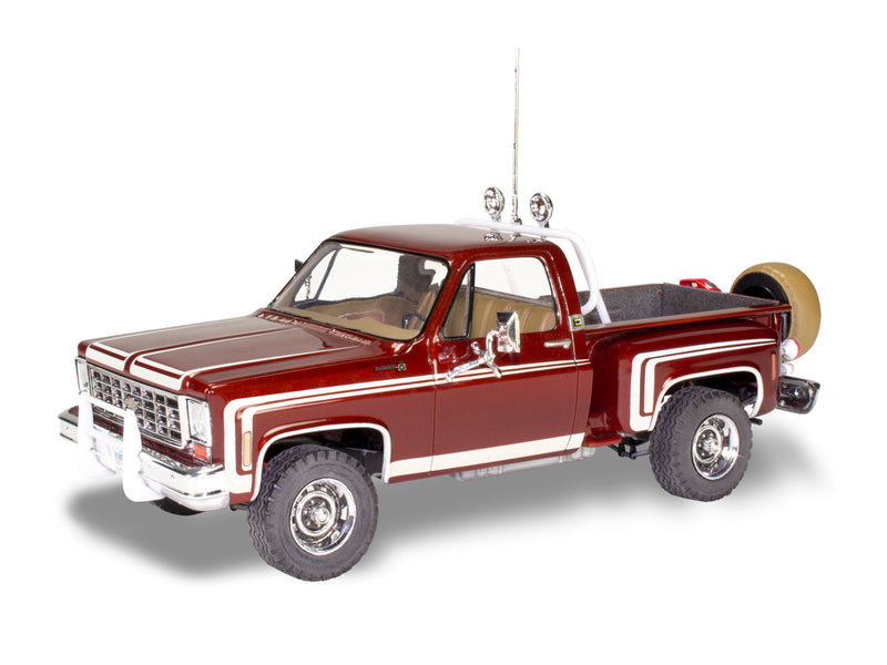 Revell Monogram 1/24 76 Chevy Sport Stepside Pickup 4X4