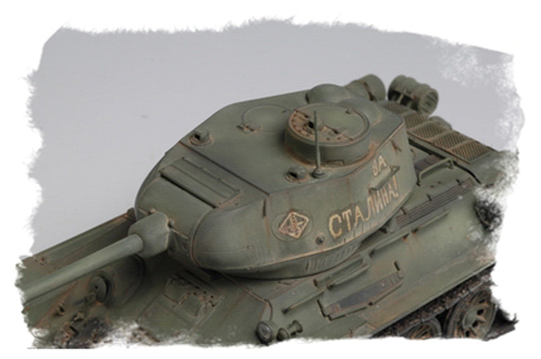 HobbyBoss T-34/85 (Model 1944 flattened turret)Tank 84807 1:48