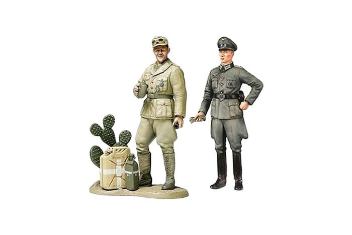 Tamiya 25154 WWII WEHRMACHT OFFICER W/Africa Corps Tank Crewman, 1:35 Scale
