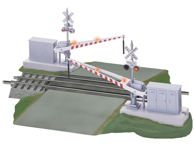 Lionel 612062 FasTrack Grade Crossing with Gates and Flashers, O Scale