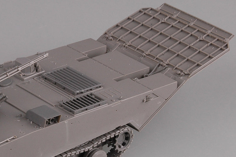 HobbyBoss PLA ZBD-05 Amphibious IFV 82483 1:35