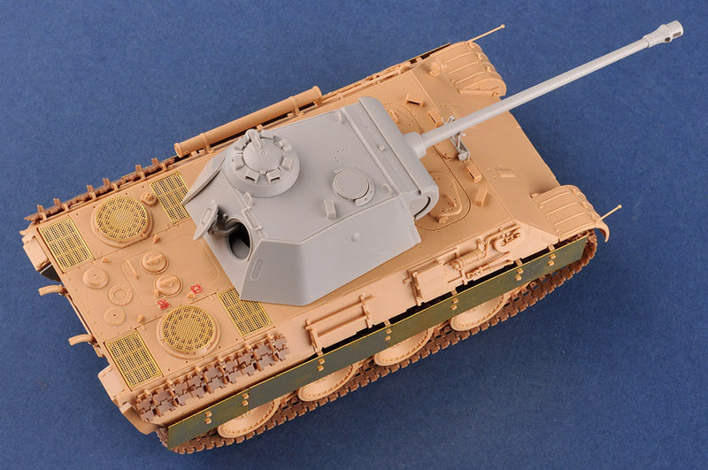 HobbyBoss German Sd.Kfz.171 PzKpfw Ausf A w/ Zimmerit 84506 1:35