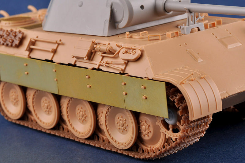 HobbyBoss German Sd.Kfz.171 PzKpfw Ausf A w/ Zimmerit 84506 1:35