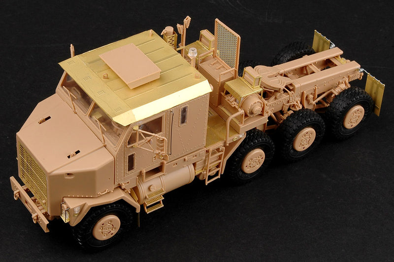 HobbyBoss M1070 Truck Tractor & M1000 Heavy Equipment Transporter Semi-trailer 85502 1:35