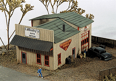 JL Innovative Design 140  LaBosky's Auto Repair -- Kit,  N scale