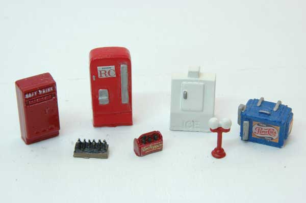 JL Innovative Design 347 Vending Machine Detail Set -- Unpainted Metal Castings, HO