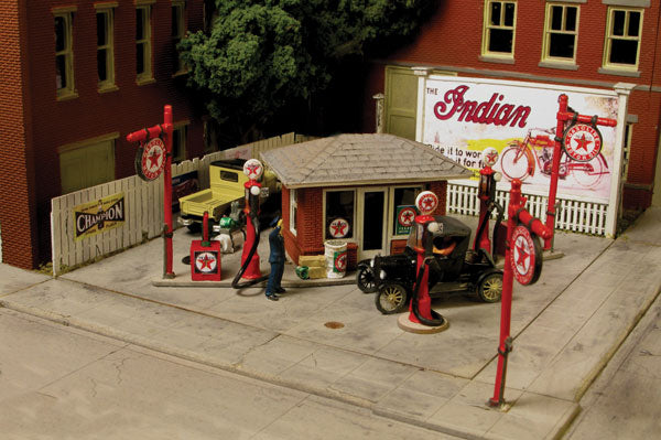 Monroe Models 2218 J. Burke Filling Station, HO Scale