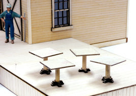 Banta Modelworks 720 Square Cafe Tables, O Scale