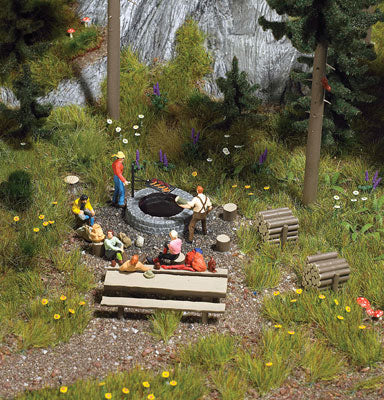 Busch Gmbh & Co Kg 7781 Forest Grill Firepit w/Benches & Tables, HO Scale