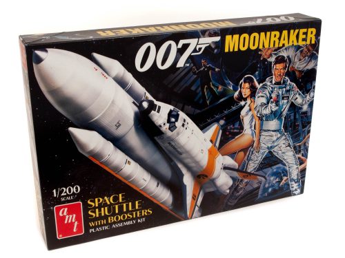 AMT Model Kits AMT1208 Moonraker Shuttle w/Boosters 1:200