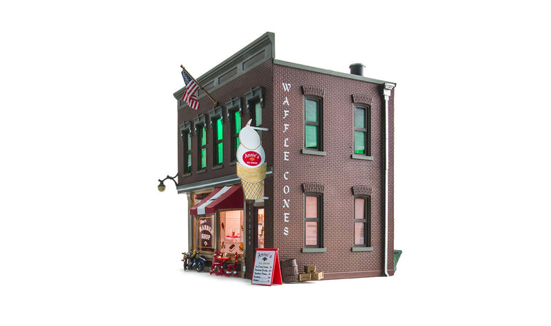 Woodland Scenics BR5844 Corner Emporium, O Scale