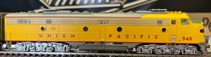 Rapido 28041 HO EMD E8A + E8B (DC/Silent): Union Pacific: #940 + #941B