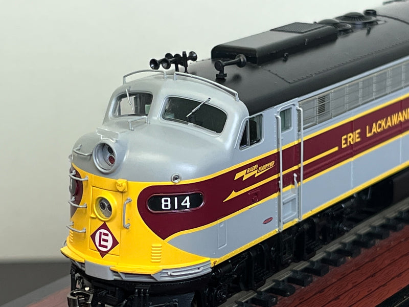 Rapido 28520 HO EMD E8A (DC/DCC/Sound): Erie Lackawanna - Grey and Maroon: