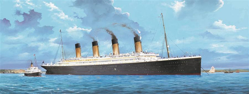 Trumpeter 1/200 RMS Titanic w/USB LED Lighting - 03719