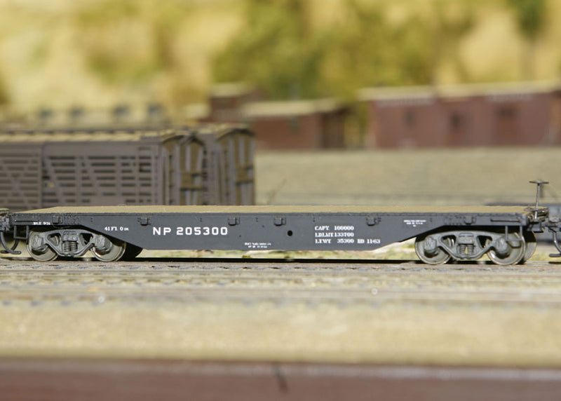 Central Valley Models 1003 NP Built Flat Car Kit, HO Scale