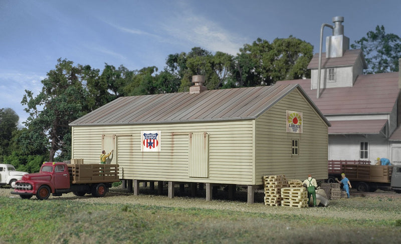 Walthers Cornerstone 933-3230 Co-Operative Storage Shed on Pilings -- Kit - 4-1/4 x 2-3/4 x 2-1/4" 10.6 x 6.8 x 5.6cm, N Scale