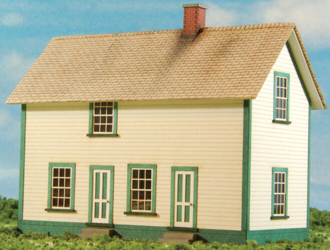 GCLaser 19092 Crew Dwelling -- Kit - 4-7/8 x 3-5/8 x 4" 12.4 x 9.2 x 10.2cm, HO Scale