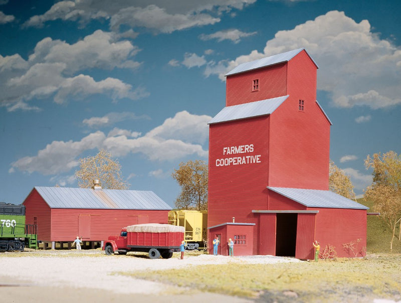 Walthers Cornerstone 933-3036 Farmers Cooperative Rural Grain Elevator -- Kit - Elevator: 8-7/8 x 7-1/4 x 10" 23 x 18 x 25cm, HO Scale